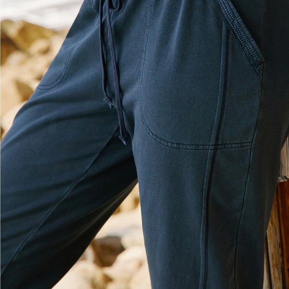 Anthropologie Green Daily Practice Yoga Jogger Track Pants with Drawstring Waist - Picture 10 of 11